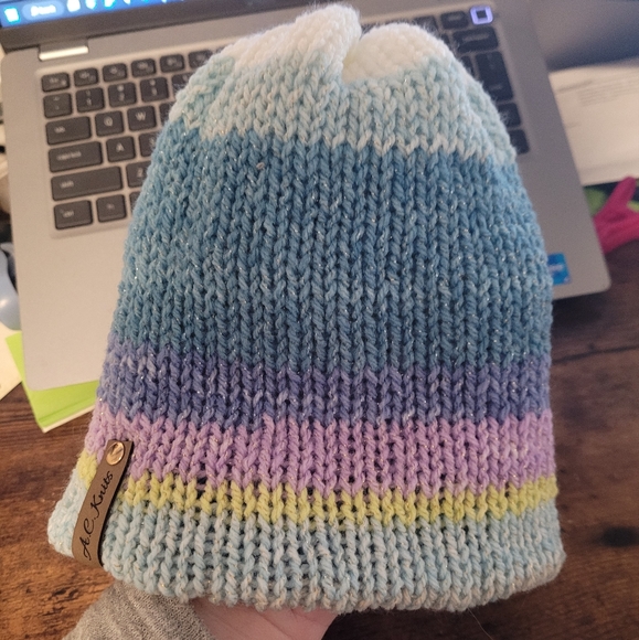Beautifully Knitted Homemade Toque - Picture 2 of 4